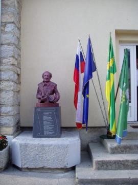 KNOBLEHARJEVO 2012 - Odkritje 3. likovne razstave sekcije KS Bučka - Ambrozzia ter odkritje kipa Martina Kebra 20